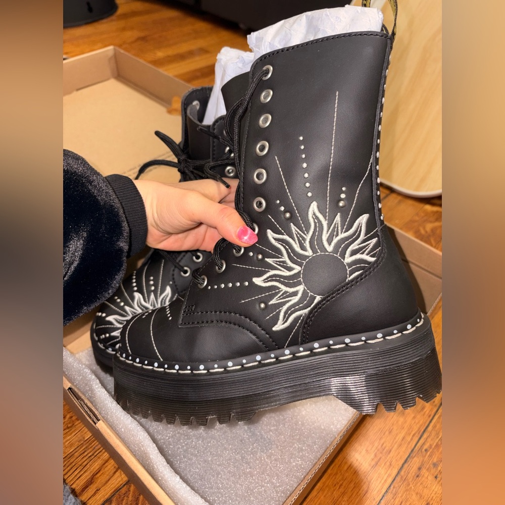 Dr.Marten Jadon Lug Sole Bootie (Women) - Picture 5 of 12